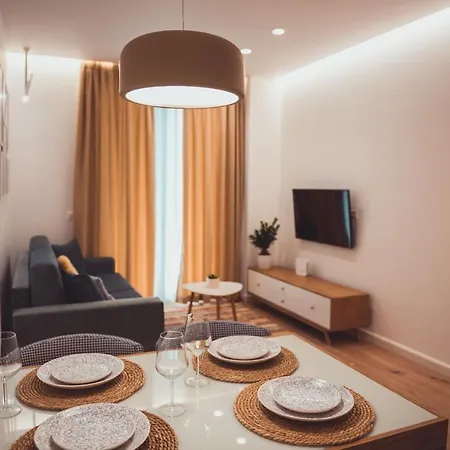 Tam Skanderbeg Square Serviced Center No1 *