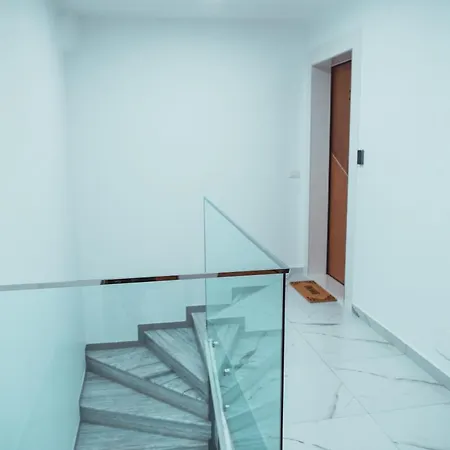 Tam Skanderbeg Square Serviced Center No1 Daire *