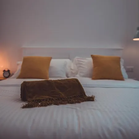 Tam Skanderbeg Square Serviced Center No1 *