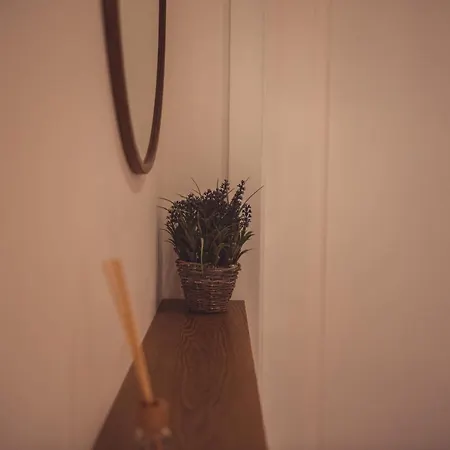 Tam Skanderbeg Square Serviced Center No1 *