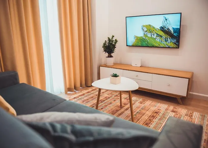 Tam Skanderbeg Square Serviced Center No1 *